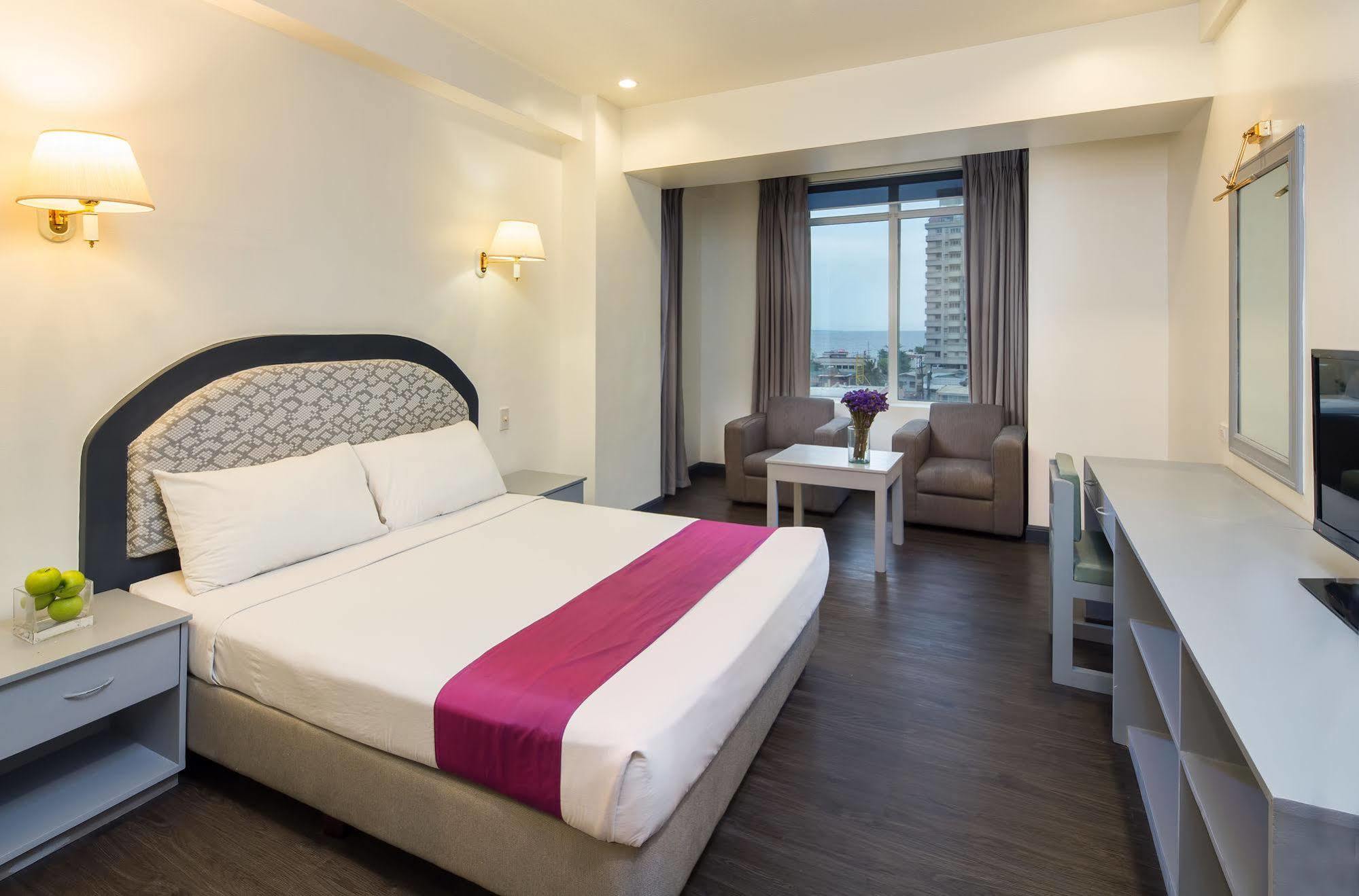 V Hotel Манила Экстерьер фото