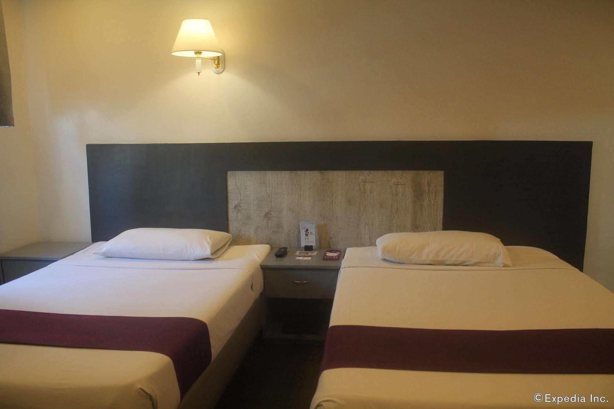 V Hotel Манила Экстерьер фото