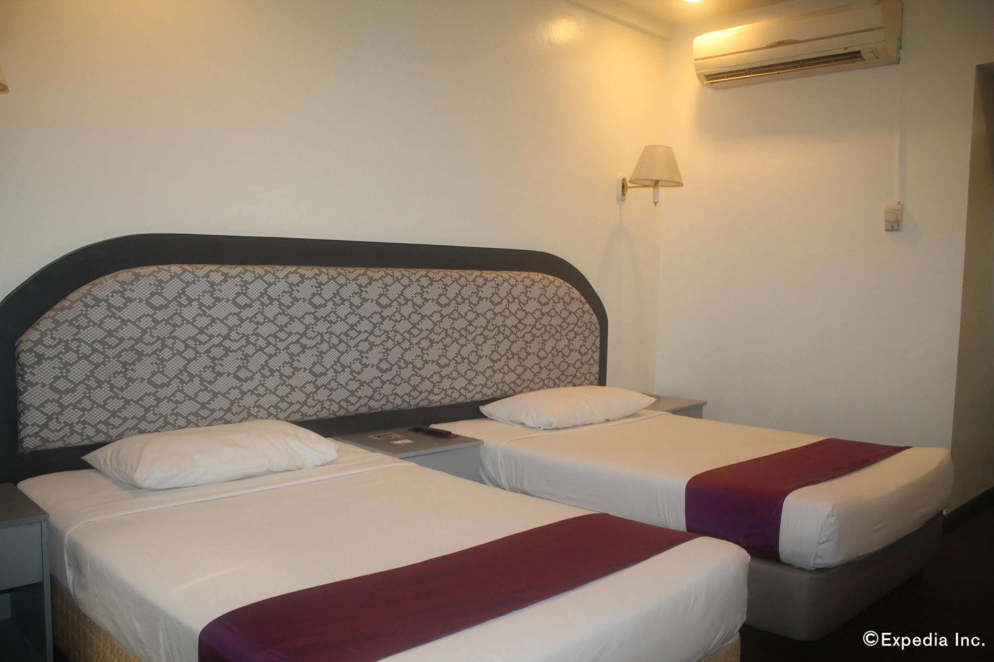 V Hotel Манила Экстерьер фото