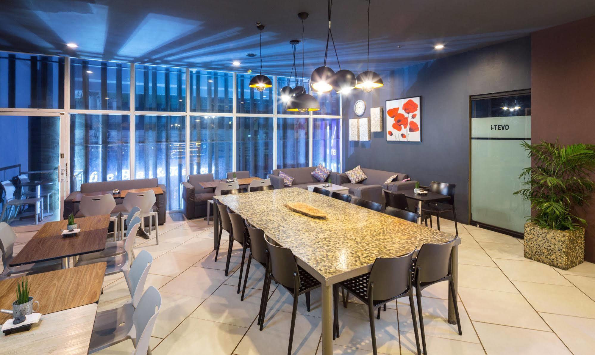 V Hotel Манила Экстерьер фото
